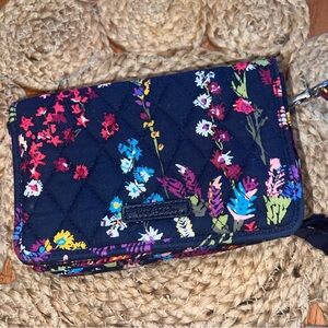 Vera Bradley wristlet, New without tags 7”x 4”